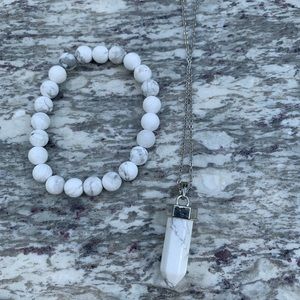 Howlite pendulum and matte bracelet